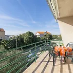 Apartment Albina *