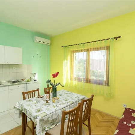Apartment Albina *