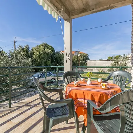 Daire Albina Brodarica (Sibenik-Knin)