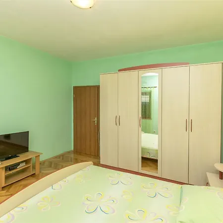 Albina Brodarica (Sibenik-Knin)