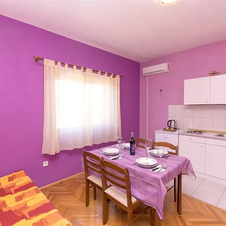 Albina Brodarica (Sibenik-Knin)